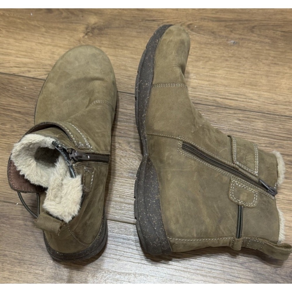Clark's Women's 9.5 Faux Fur Ankle Boots Walking Comfort Winter Green
